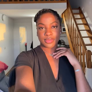 Emmanuelle OVONO | Créatrice UGC